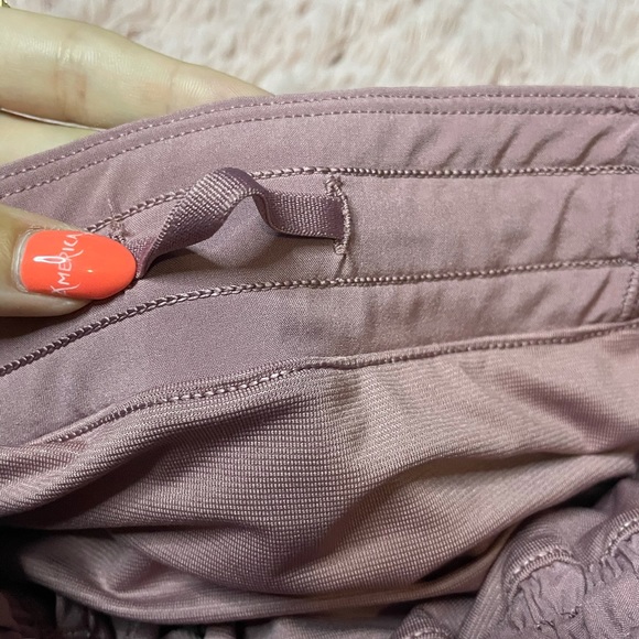 Lululemon hotty hot shorts - Picture 8 of 8